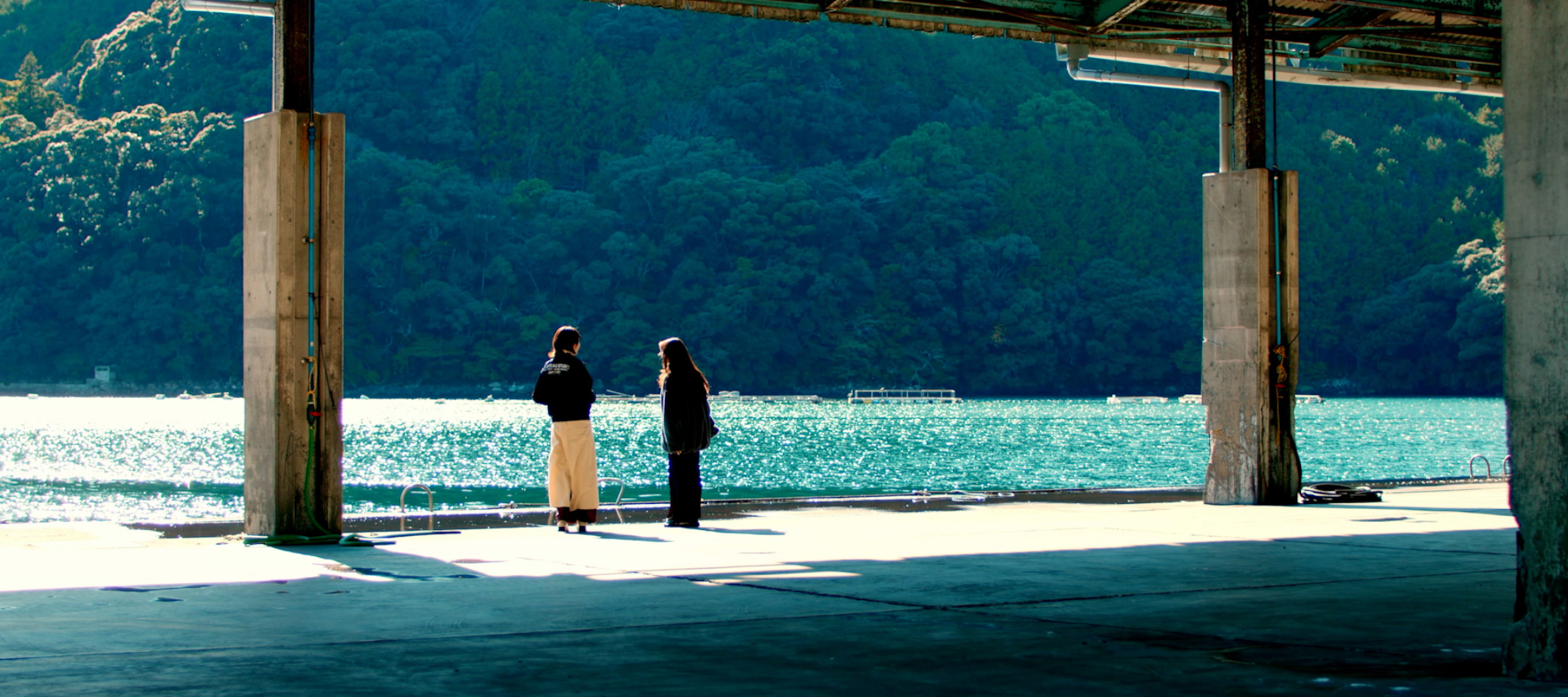 ゆさぶる ささる 胸を打つ。